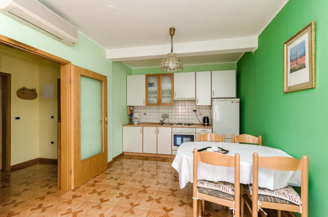 Apartments Marija 乌马格 外观 照片